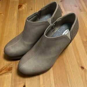 Dr Scholl’s Harlow Wedge bootie size 6 NWOB